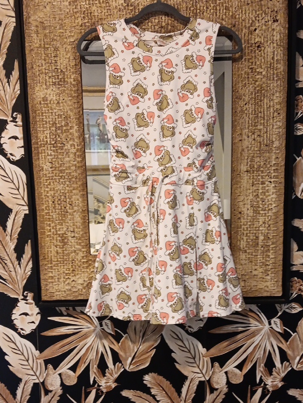 Casual Sleeveless The Magic Box Dress with Grinch Print - White & Pink